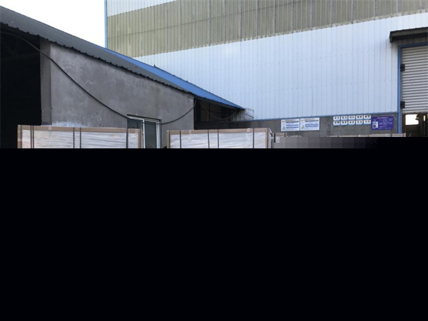 玻璃鋼格柵生產(chǎn)車間及產(chǎn)品