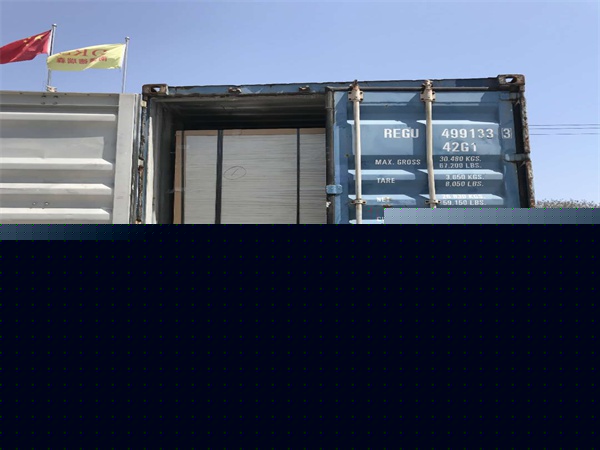 玻璃鋼格柵生產(chǎn)車間及產(chǎn)品